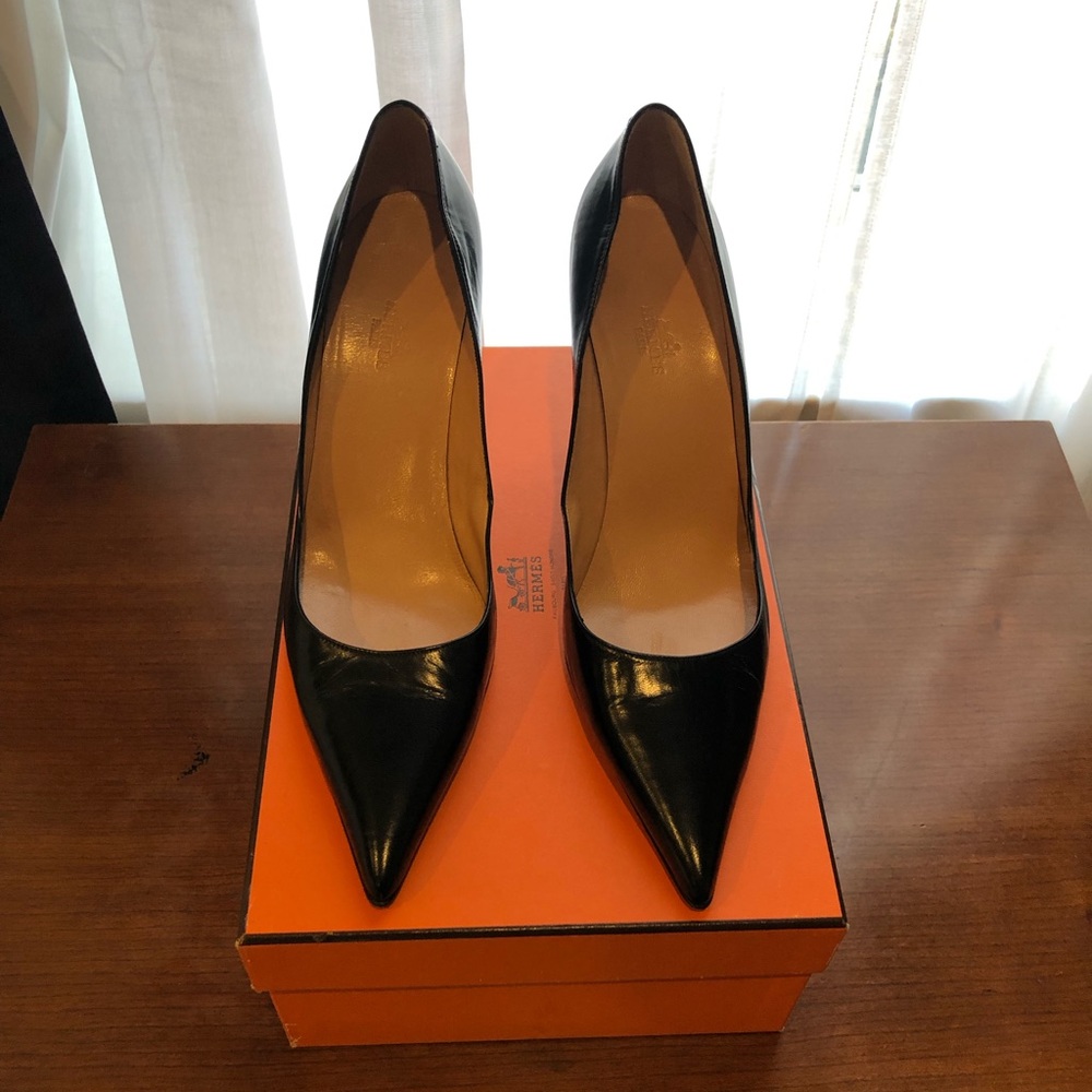Edgy Hermes pumps